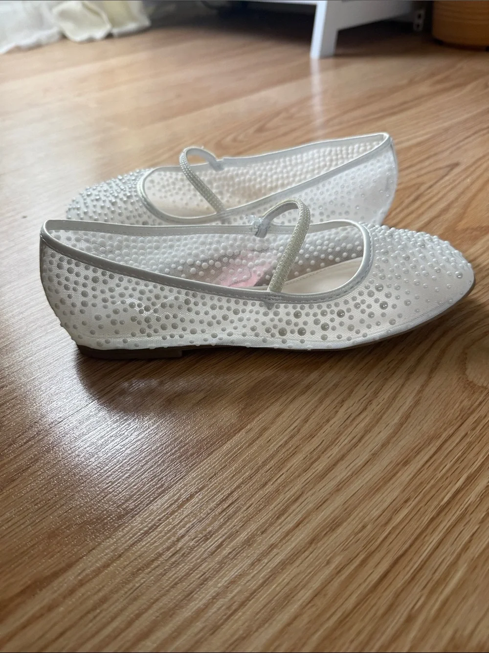 Girls White Pearl-Embellished Mary Jane Flats